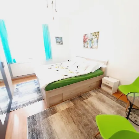 Holiday home Laura Medencevel Balatonkenese