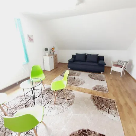 Laura Medencevel Ferienhaus Balatonkenese